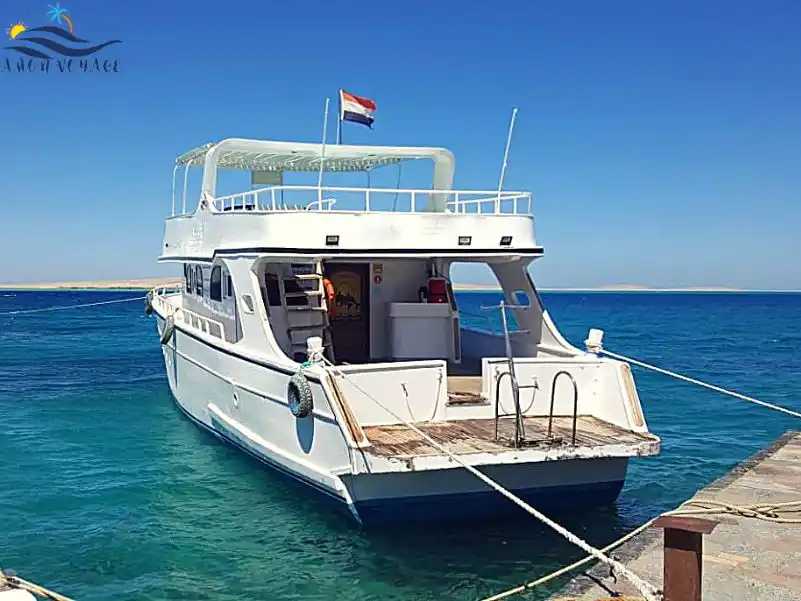 Yachts-Individuels-a-Hurghada-bateau-individuel-a-hurghada-excursion-la-mer-rougeexcursions-a-Hurghada-amonvoyage